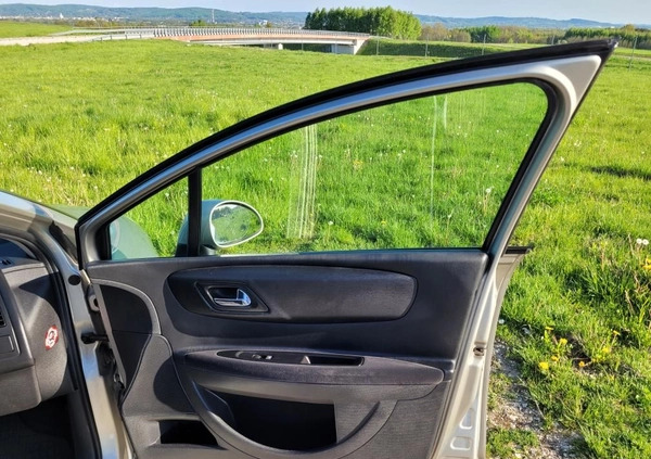 Citroen C4 cena 11500 przebieg: 201233, rok produkcji 2008 z Dębica małe 92